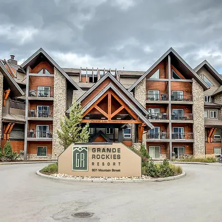 The Mountaineer By Instantsuites Pool & Hottub Canmore Exterior photo