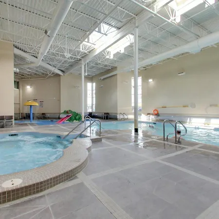 The Mountaineer By Instantsuites Pool & Hottub Canmore Exterior photo