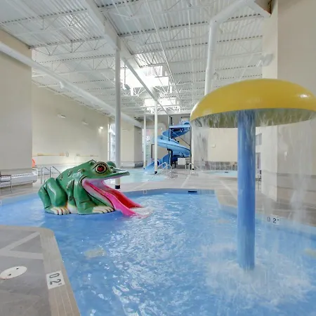 The Mountaineer By Instantsuites Pool & Hottub Canmore Exterior photo