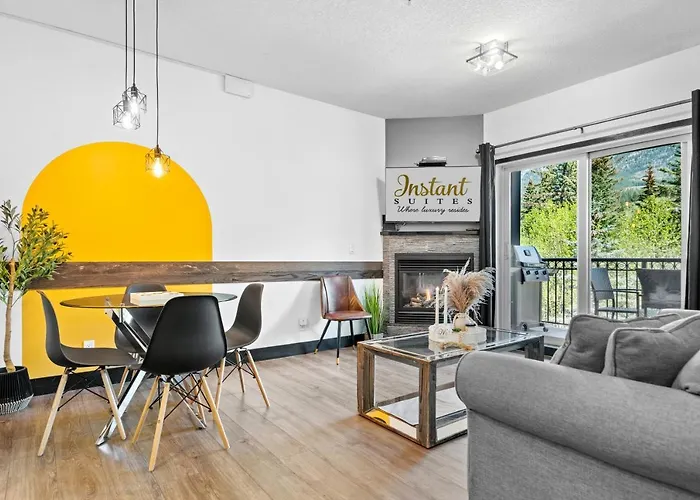 The Mountaineer By Instantsuites Pool & Hottub