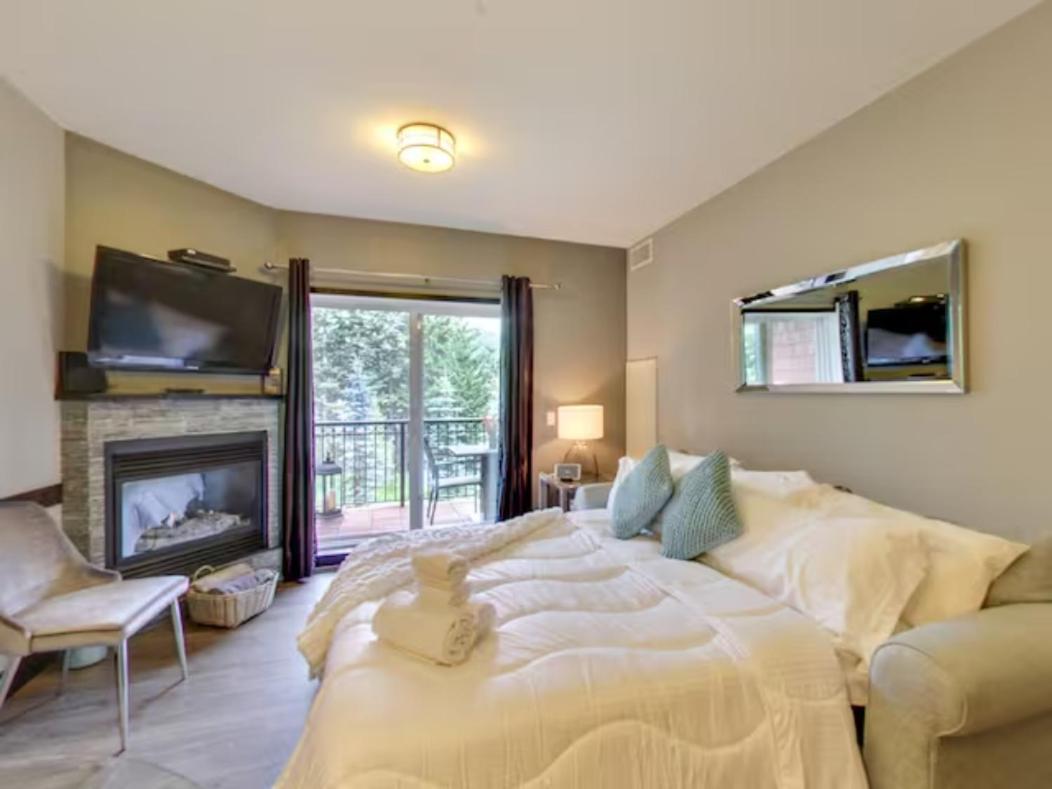 The Mountaineer By Instantsuites Pool & Hottub Apartment Canmore