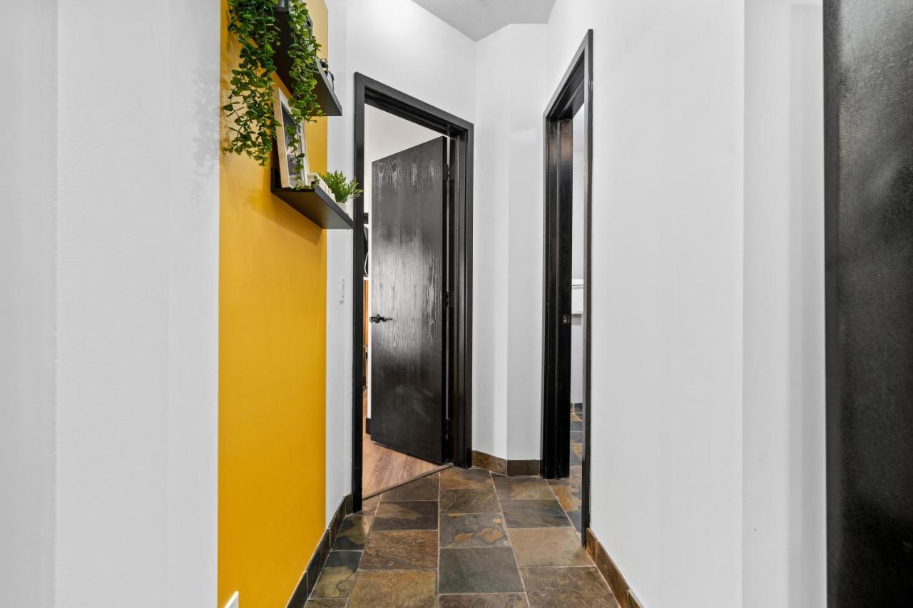 The Mountaineer By Instantsuites Pool & Hottub Apartment Canmore