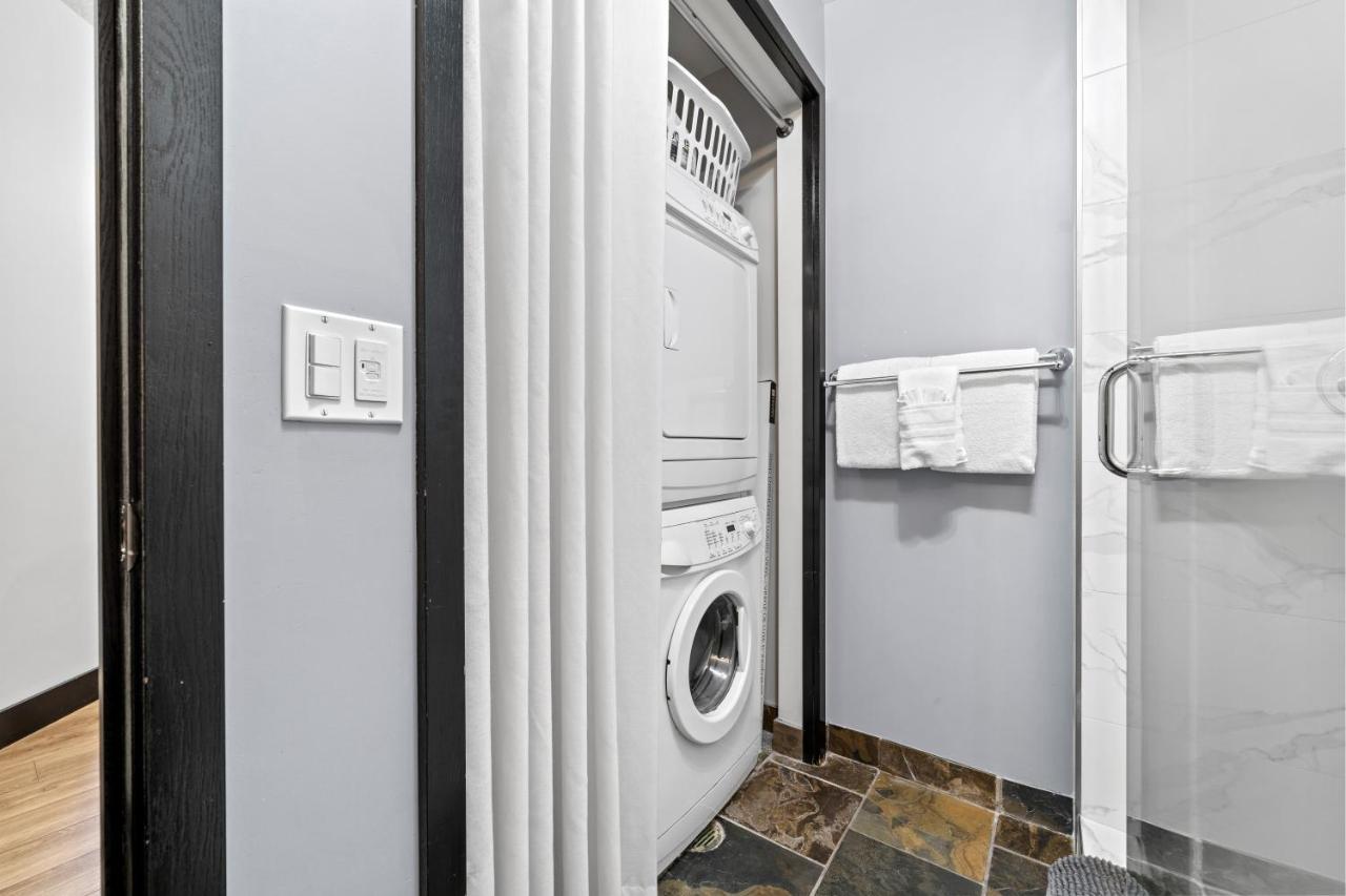 The Mountaineer By Instantsuites Pool & Hottub *
